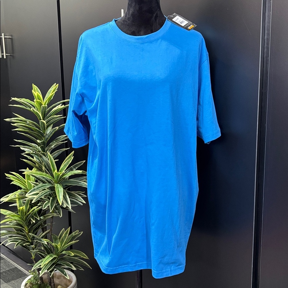 Ariat  Cotton Strong Standard crewneck,logo patch sleeve